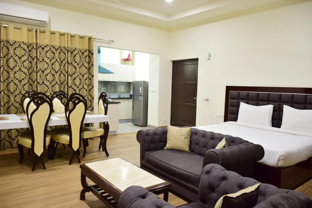 When In Gurgaon - Artemis Hospital 1 Min Walk, Fortis & Medanta 4 Mins Drive Buitenkant foto